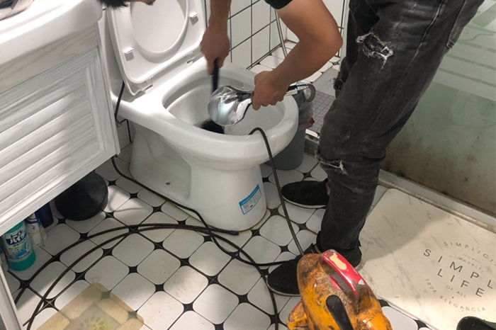 城子河马桶堵塞自己疏通还是找师傅？专业上门服务让你省时更省心